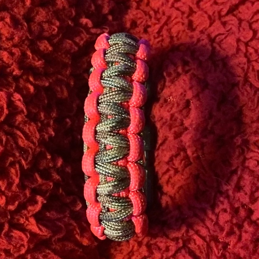 🪂Pink/Camo paracord bracelet